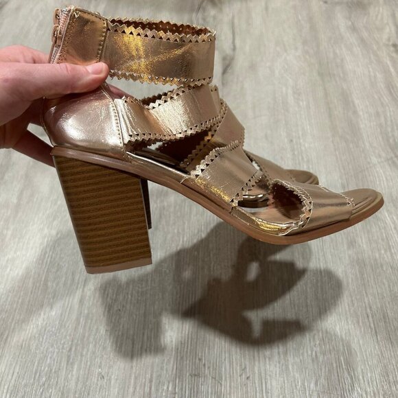Yoki Metalic Gold Chunky Sandal Heels Women's Size 9 - Picture 6 of 8
